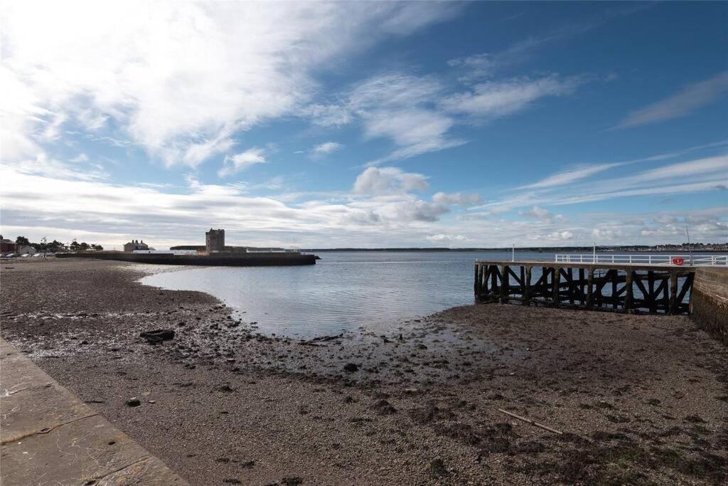 The Colours Riverside Apartment With Garden Broughty Ferry Esterno foto